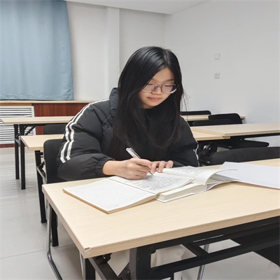 米乐mile官方网站||经济学院||循梦而行，向阳而生|2023-2024学年国家奖学金获得者风采展示（三）——贾子晗