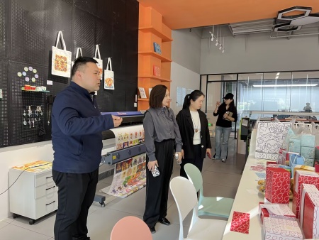 借他山之石琢玉，融两校之长育英 ——米乐mile官方网站艺术学院赴郑州西亚斯学院考察交流