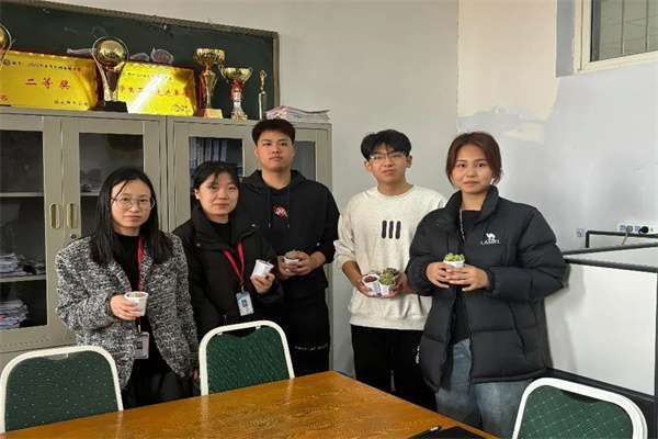 米乐mile官方网站经济学院开展“播种绿色希望，共建美丽校园”植树节主题活动