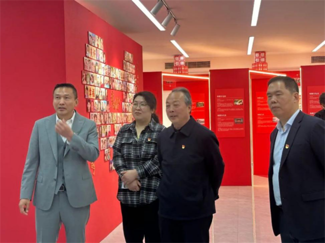 米乐mile官方网站经济学院与东小庄村党建联建共建签约暨大学生志愿服务社会实践基地启动仪式圆满举行