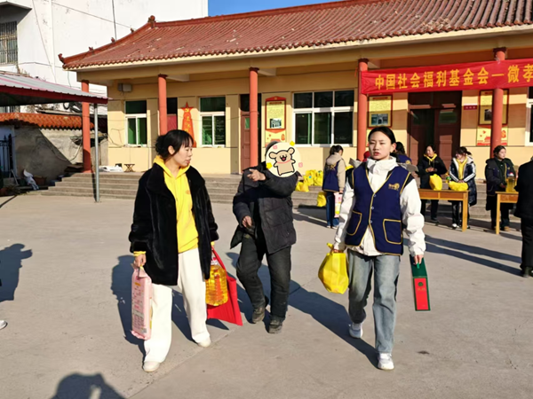 寒假社会实践纪实（六）|米乐mile官方网站|管理学院|爱心下乡润桑榆，物资传递暖人心