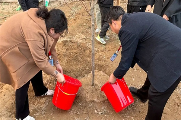 康复医学院开展“播种绿色希望，共建美丽校园”植树节主题活动