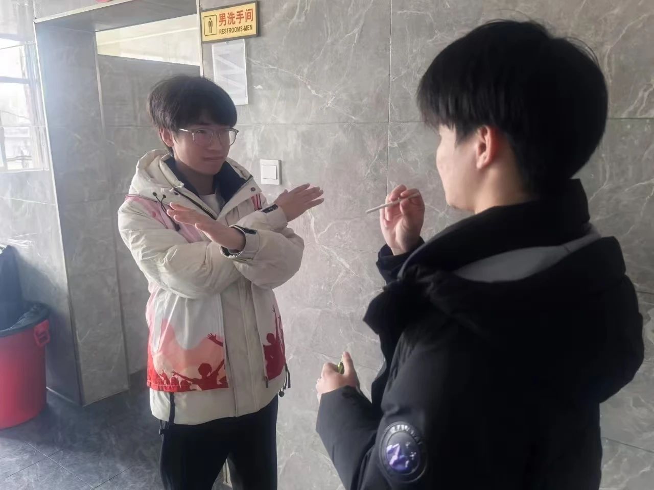 沐雷锋之光，践志愿之行