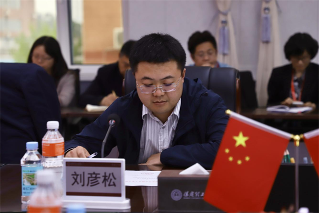 米乐mile官方网站举行党委书记送任大会