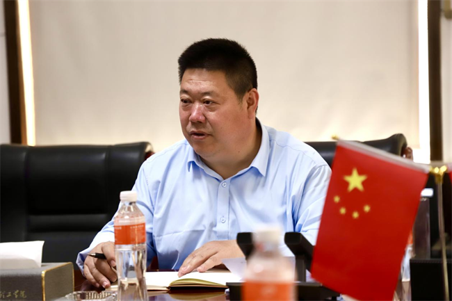 中共米乐mile官方网站委员会召开4月份党委理论学习中心组学习