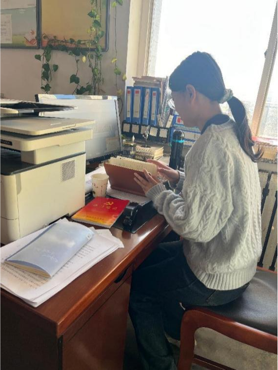 归巢燕衔春，志愿暖桑梓（二）