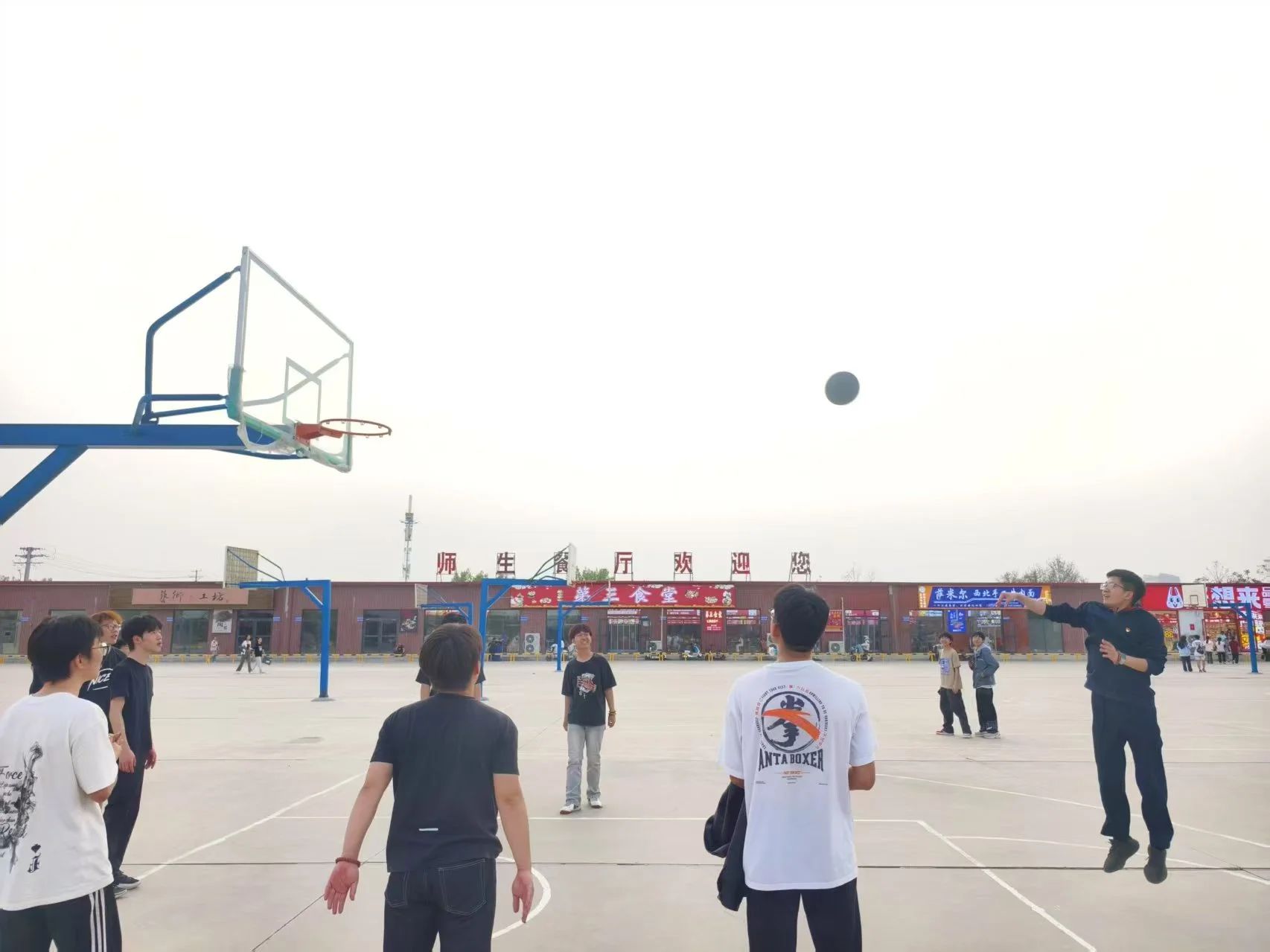 阳光体育展风采，活力校园向未来