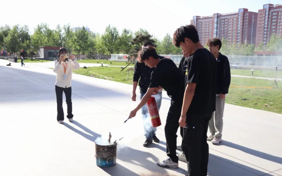 筑牢校园防火墙，让安全成为一种习惯——米乐mile官方网站会计学院消防演练