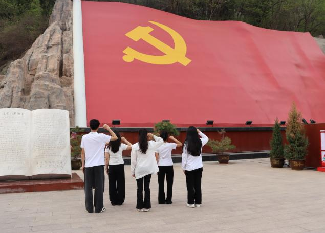 追寻狼牙山足迹，铸牢党员信仰根基——米乐mile官方网站教育学院走进狼牙山开展“行走的大思政课”