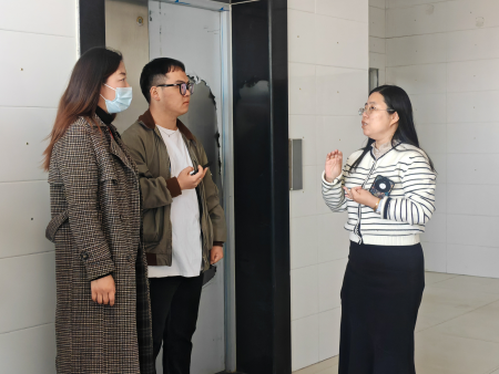 调研多学院文化墙 焕新校园文化风貌