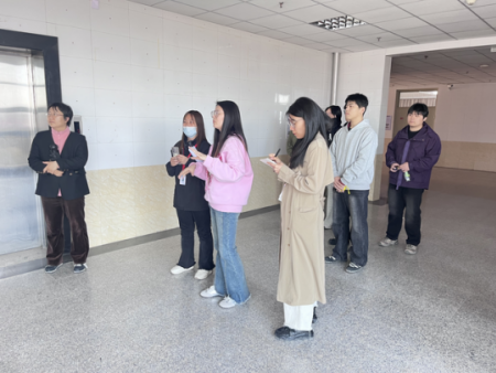 调研多学院文化墙 焕新校园文化风貌