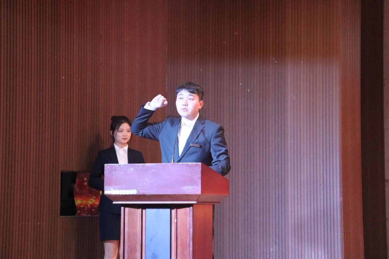 “崇德尚学扬师道，锋华正茂育新人”三月份教育学院表彰大会