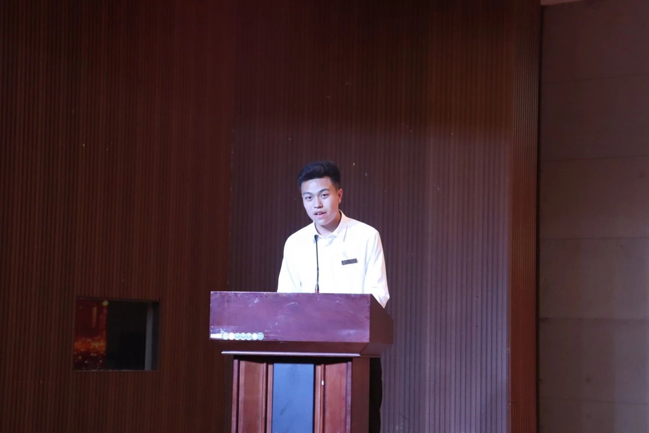 “崇德尚学扬师道，锋华正茂育新人”三月份教育学院表彰大会