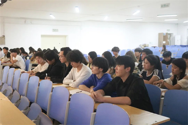 铸魂育人守初心 思政赋能启新程——康复医学院2024级班干部专题培训顺利开展