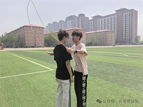 青春趣运动 共筑团结梦