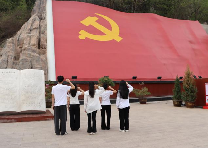 追寻狼牙山足迹，铸牢党员信仰根基