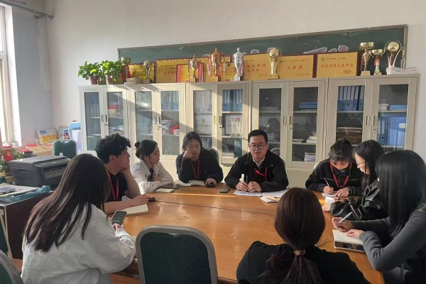 从思到行，解锁辅导员科研新境界 —— 辅导员科研能力思与行培训会圆满举行