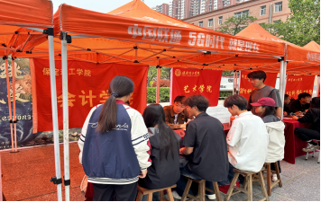 米乐官网举办“简历义诊助力职场起航” 就业指导活动