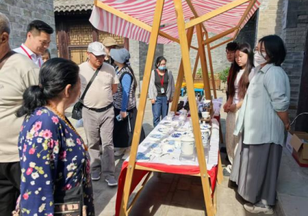 匠心非遗焕新颜 校馆联袂启新篇 ——米乐mile官方网站非遗手工市集燃动淮军公所博物馆