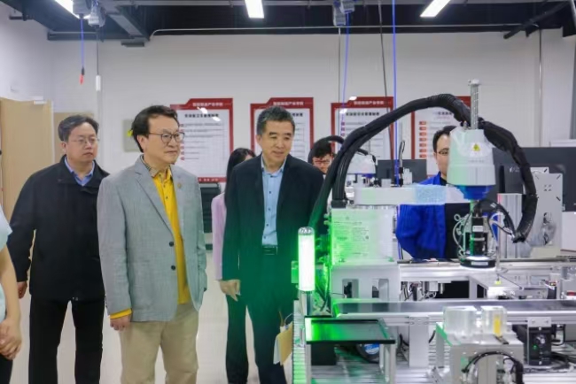 “华人管理教育第一人”余世维教授莅临米乐mile官方网站参观交流