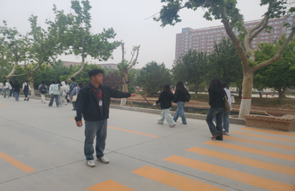 养成教育|米乐mile官方网站|管理学院|“文明右行”，共筑校园文明新风尚