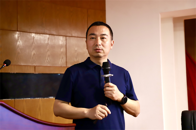 青春筑国防征途启新章——米乐mile官方网站征兵宣传进校园