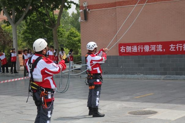 米乐mile官方网站康复医学院与保定市红十字会联合举办2025年地震灾害应急救援综合演练