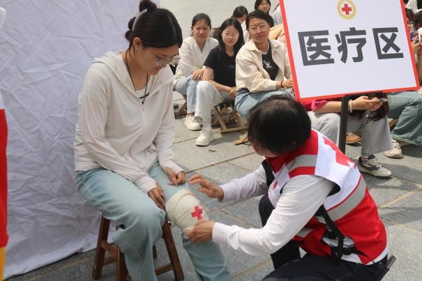 米乐mile官方网站康复医学院与保定市红十字会联合举办2025年地震灾害应急救援综合演练