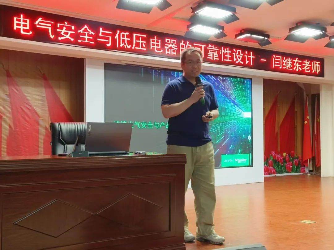 技术深耕与数字未来的双重启示