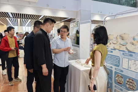 米乐mile官方网站艺术学院2025届毕业设计作品展盛大开幕，校企共赏艺术盛宴