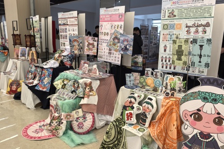 米乐mile官方网站艺术学院2025届毕业设计作品展盛大开幕，校企共赏艺术盛宴