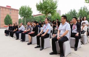 米乐mile官方网站艺术学院 2025 届毕业设计作品 展盛大开幕 ，校企共赏艺术盛宴