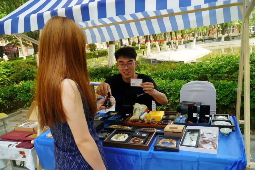 青春校园|“文”彩飞扬，“创”意无限！米乐mile官方网站文创市集圆满收官