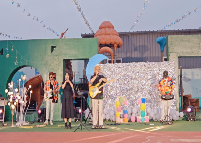 童趣漫六一，志愿润童心