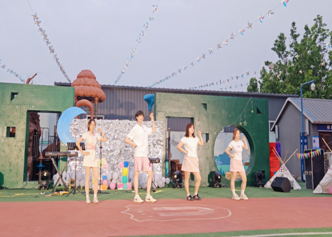 童趣漫六一，志愿润童心