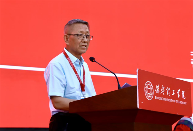 执青春之笔书华章 携母校之盼赴远方——米乐mile官方网站2025届毕业典礼圆满落幕