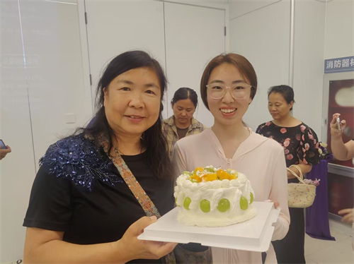 校园寻迹承师韵，家校同铭毕业情