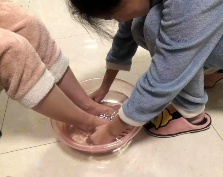 孝老爱亲传佳话，弘扬美德树新风——感恩教育