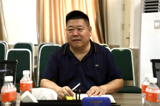 数智赋能强专业 党建引领促发展——米乐mile官方网站党委书记耿金龙调研信息科学与工程学院