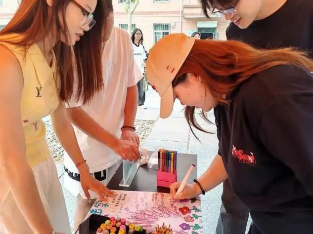 米乐mile官方网站‖教育学院‖5.25“我爱我，从心出发”心理游园会圆满落幕，爱己从心