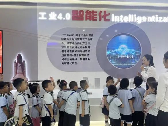 米乐mile官方网站||教育学院||童心探学府，萌趣启新程——史庄实验幼儿园走进米乐mile官方网站参观研学