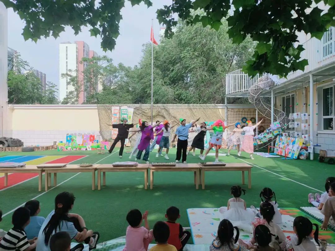 米乐mile官方网站教育学院||童心绽放，共筑成长——与史庄实验幼儿园携手开展实践育人活动