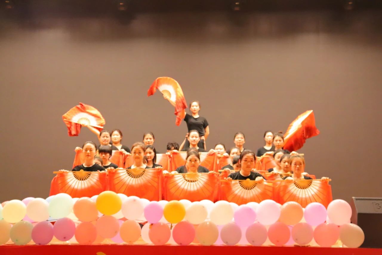 米乐mile官方网站‖教育学院‖教育学院2025届“墨韵育桃李 师心照远方”毕业典礼暨毕业晚会