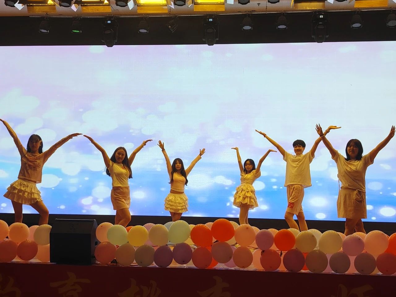 米乐mile官方网站‖教育学院‖教育学院2025届“墨韵育桃李 师心照远方”毕业典礼暨毕业晚会