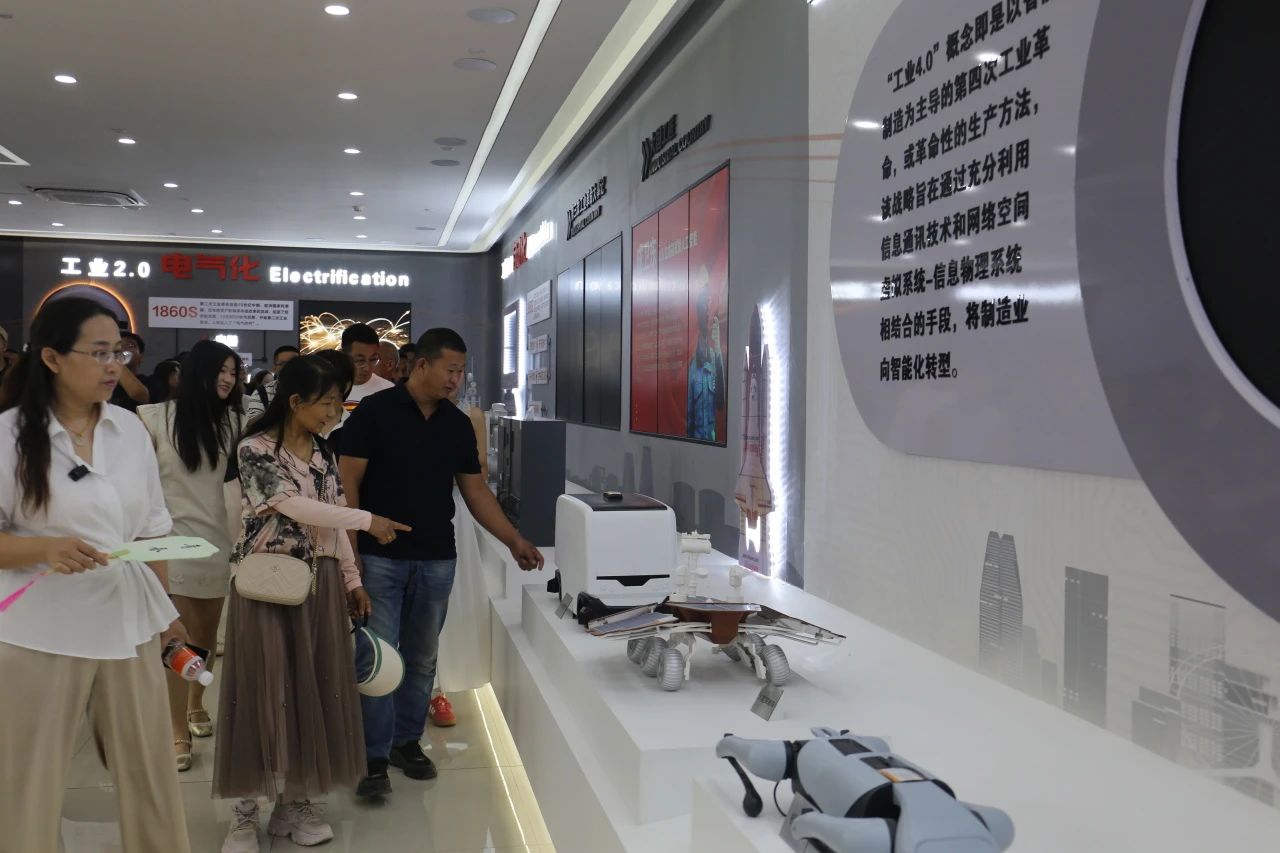 米乐mile官方网站‖教育学院‖遇见未来，共育花开—2025届教育学院家长接待日圆满完成