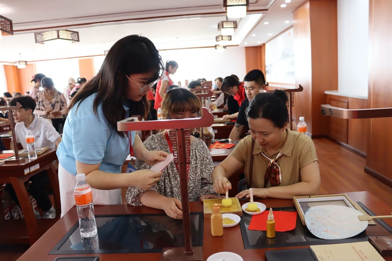 米乐mile官方网站‖教育学院‖遇见未来，共育花开—2025届教育学院家长接待日圆满完成