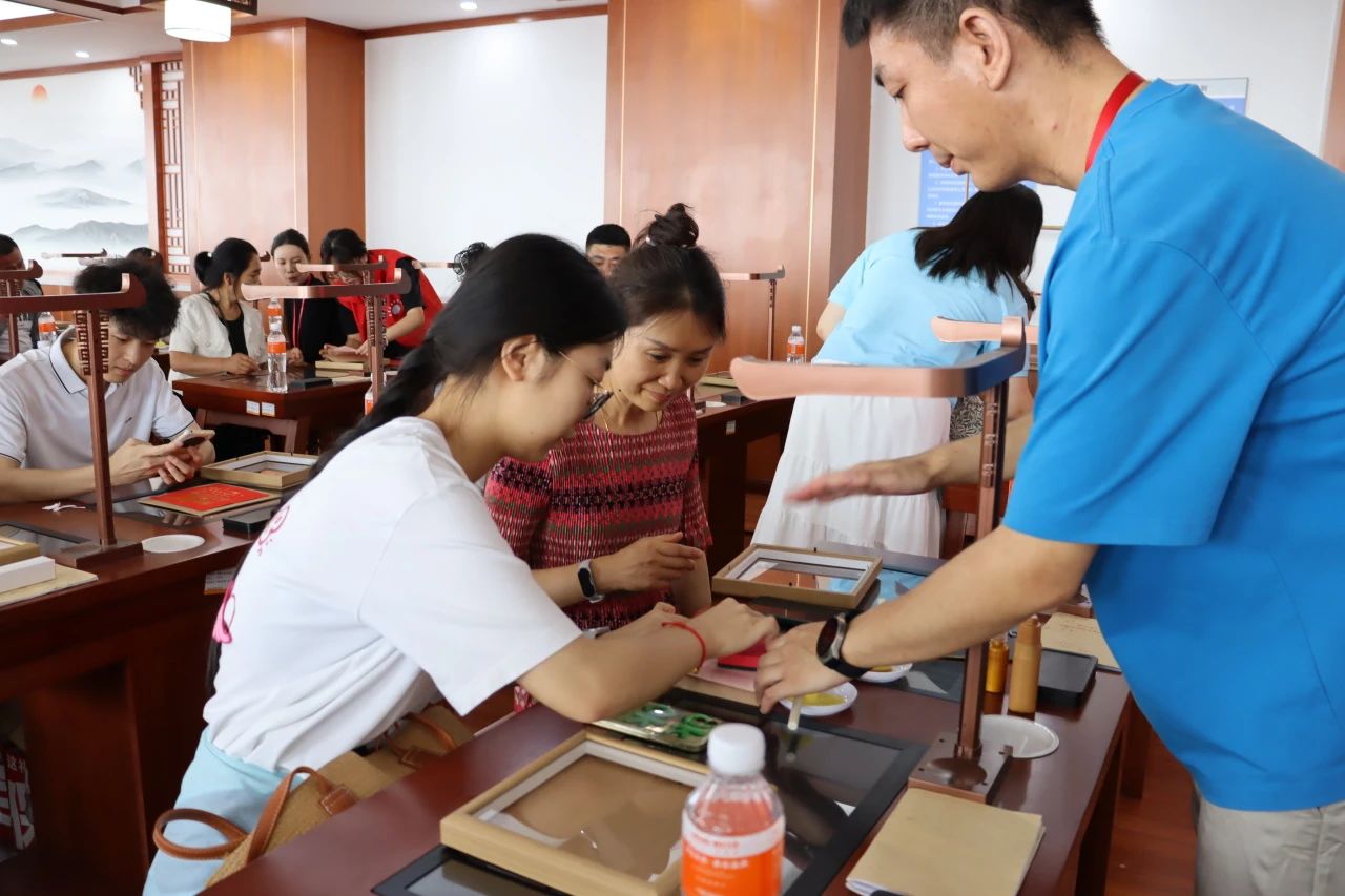 米乐mile官方网站‖教育学院‖遇见未来，共育花开—2025届教育学院家长接待日圆满完成