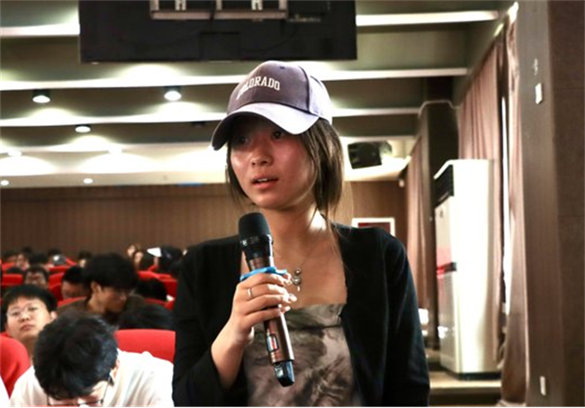 生涯引航，成长有方米乐mile官方网站邀请管理学博士何永贵教授作“生涯理论与生涯规划”专题讲座