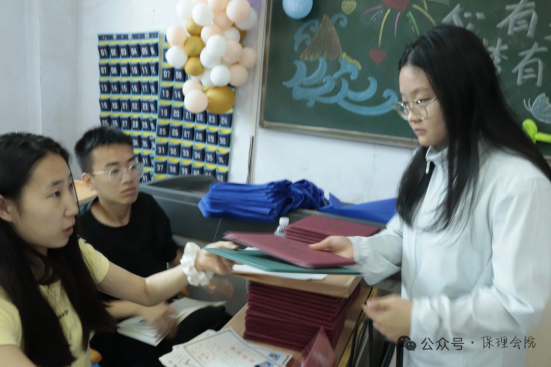 行将致远 暖心护航——米乐mile官方网站“红心向党”党员志愿者服务队为2025届毕业生平安离校保驾护航