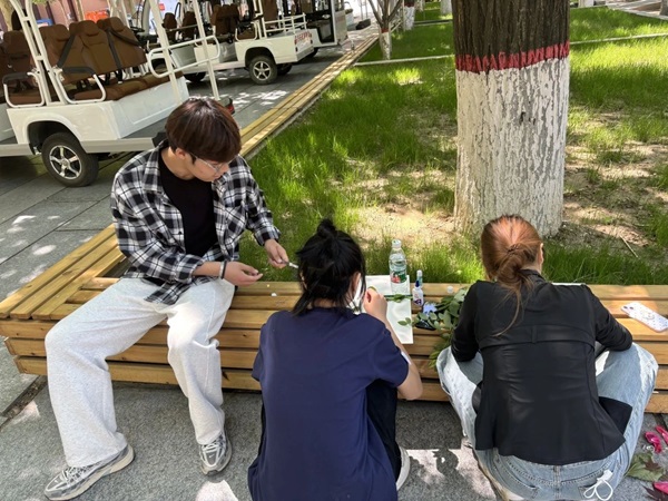 体验式教育|米乐mile官方网站|管理学院|创意劳动课助力无烟校园与文明出行建设